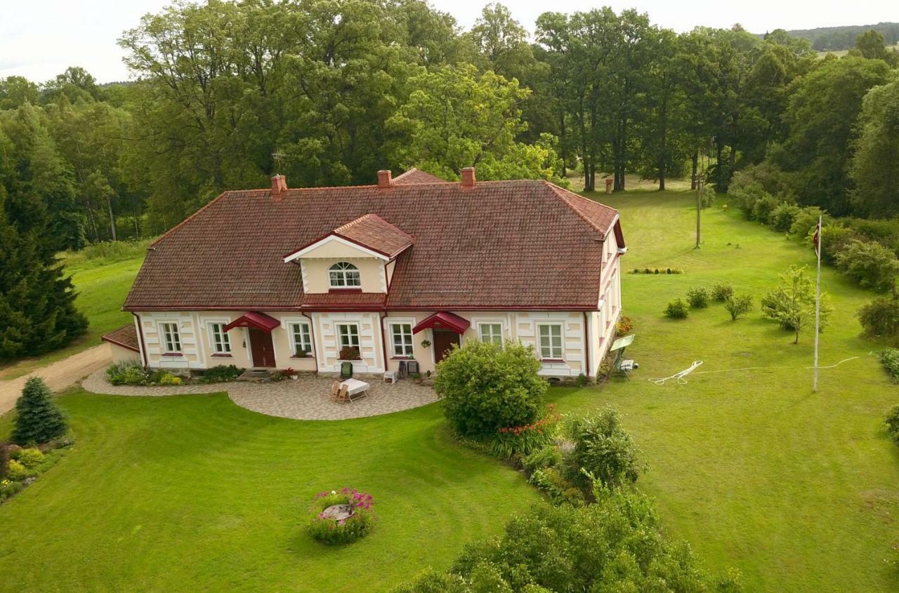 Апартаменти Bear Manor Lacu Muizina Pale Екстер'єр фото