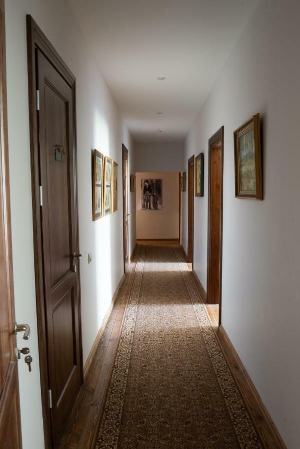Апартаменти Bear Manor Lacu Muizina Pale Екстер'єр фото